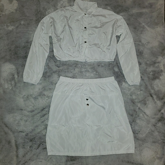 Button down white two pieces skirt set - Picture 1 of 4
